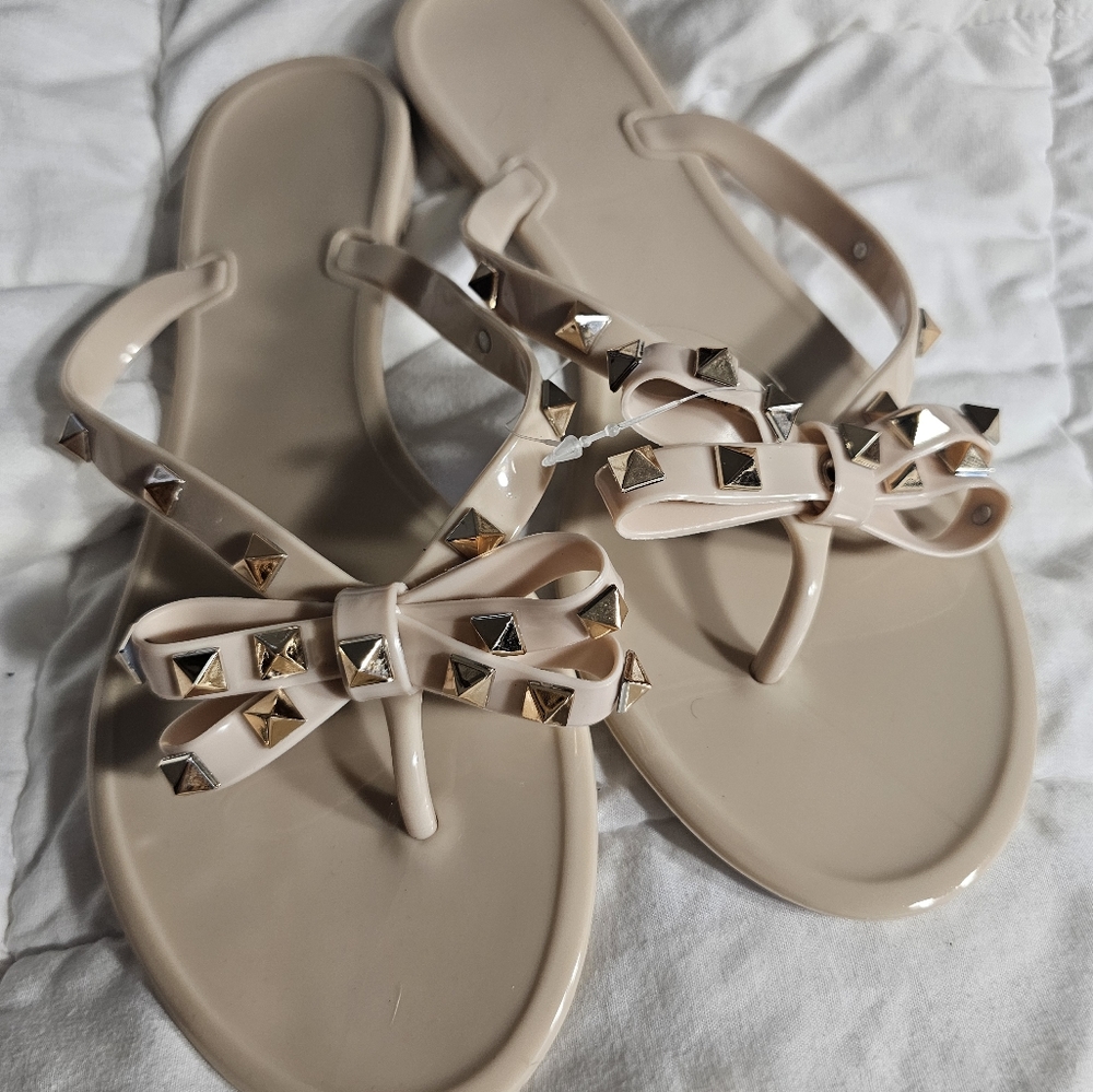 tan - studded scandal